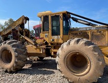 John Deere 748G
